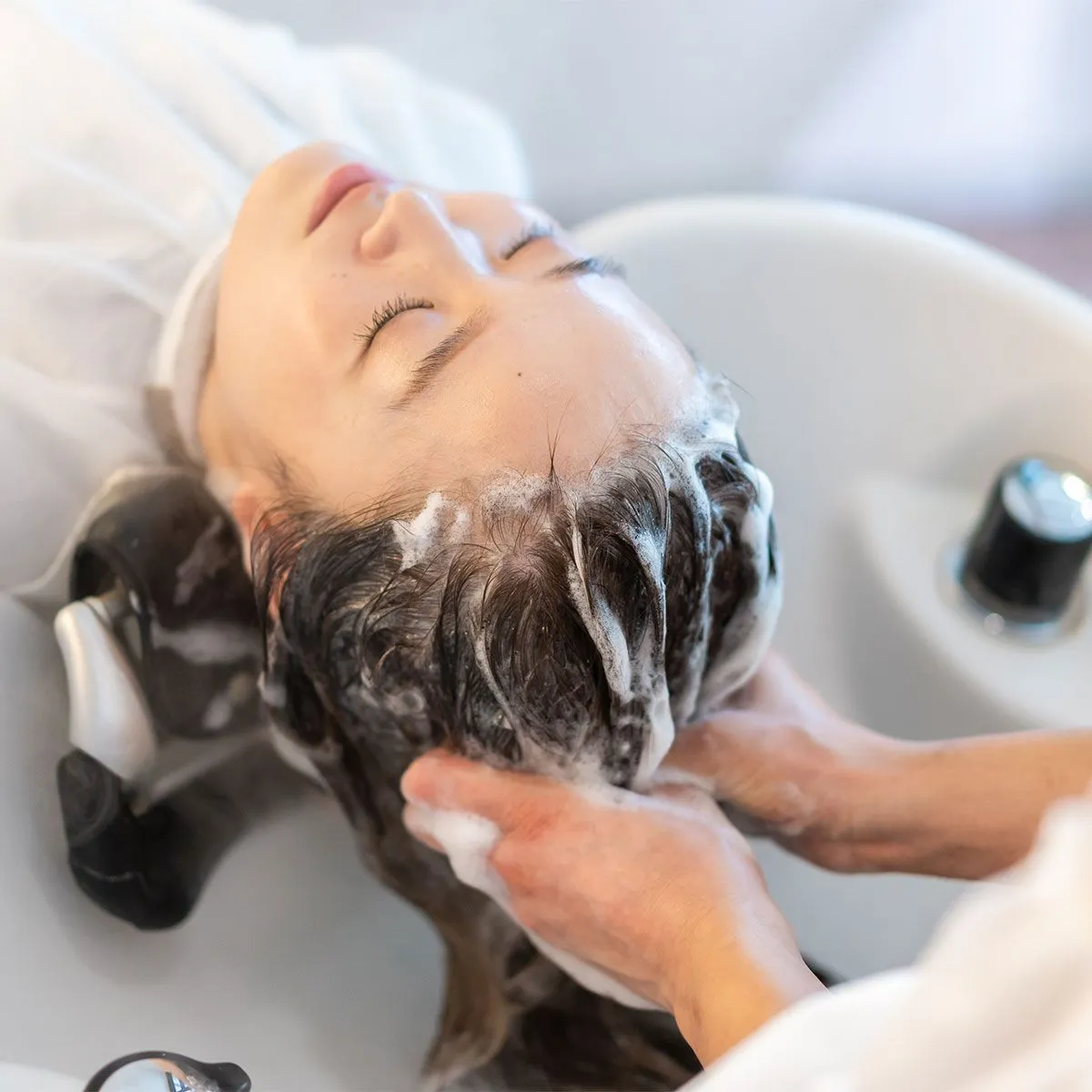 Hair and scalp restoration treatment in Aliganj Lucknow